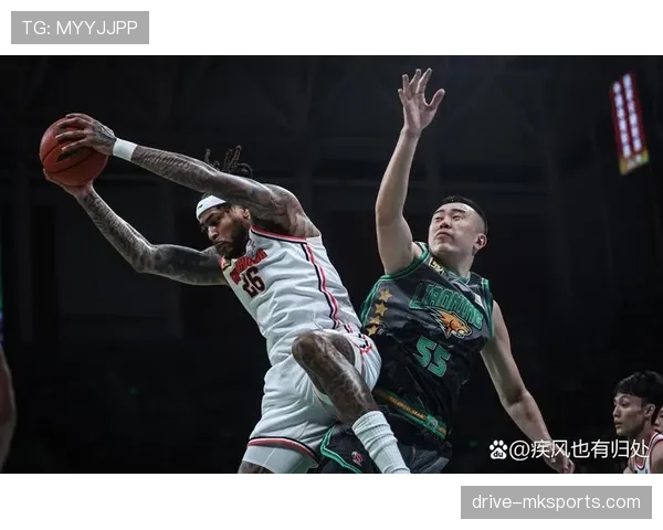 新赛季数据榜出炉：明星球员闪耀赛场，黑马球队异军突起