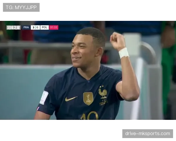 姆巴佩闪耀赛场，年轻巨星崛起引领足球新时代