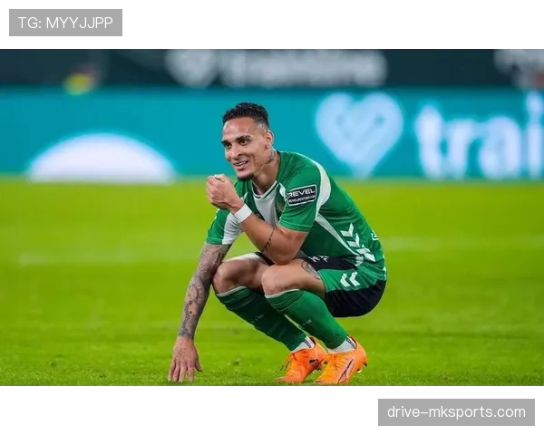 安东尼射门方式特点分析：逆足使用频率与进攻效率走势清晰