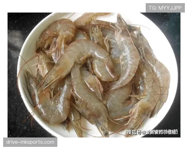 安赛龙居然一天三顿自带厨师？这日常得多浪费外卖小哥生意啊！