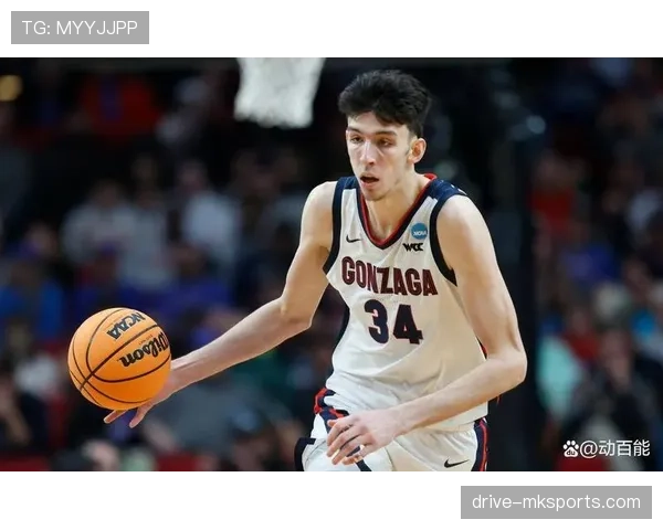 切特·霍姆格伦挡拆拉开空间提升内线得分效率明显